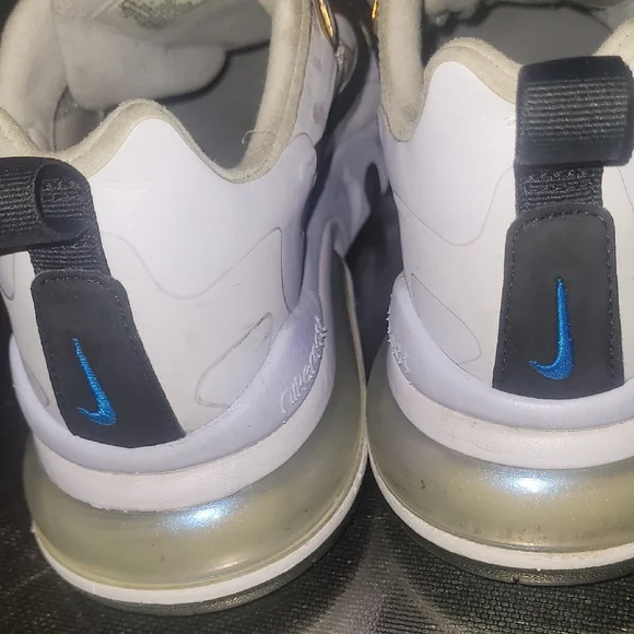 Nike Sneakers with Blue and Black Details - Picture 4 of 8